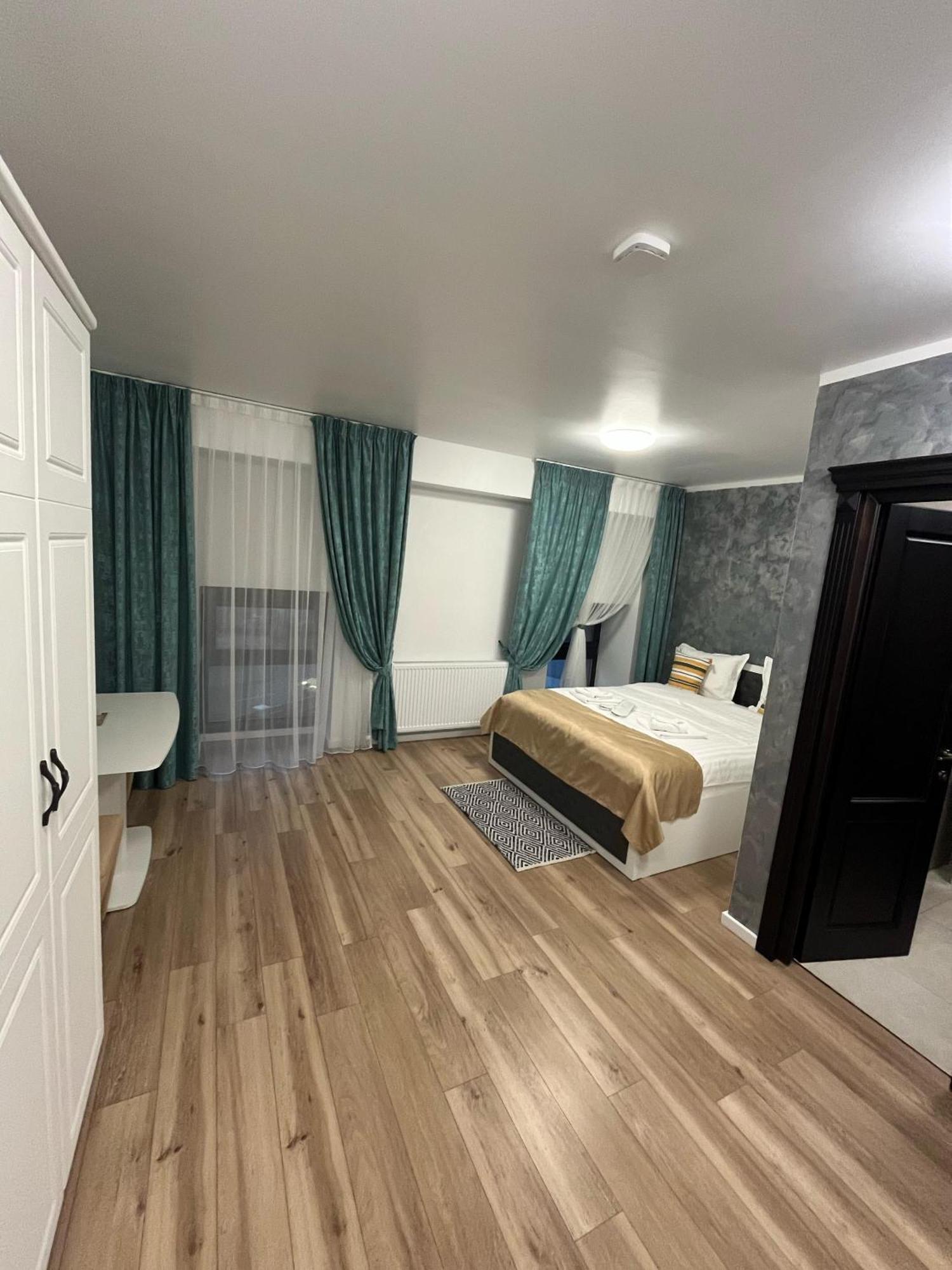 Grey Boutique Hotel Palas 雅西 外观 照片